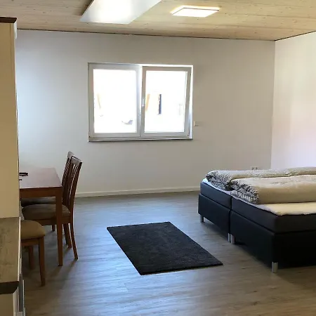 Landgasthof Krone 여관 *